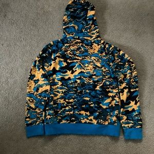 Boys under Armour sweatshirt